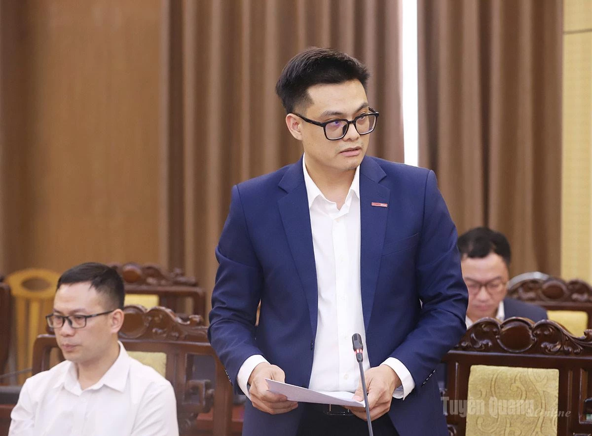 Đại diện Công ty Cổ phần Bất động sản Việt - Nhật nêu ý kiến tại buổi làm việc